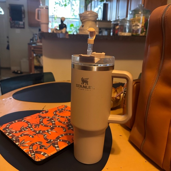 Straw toppers for tumbler straws. - Picture 12 of 17